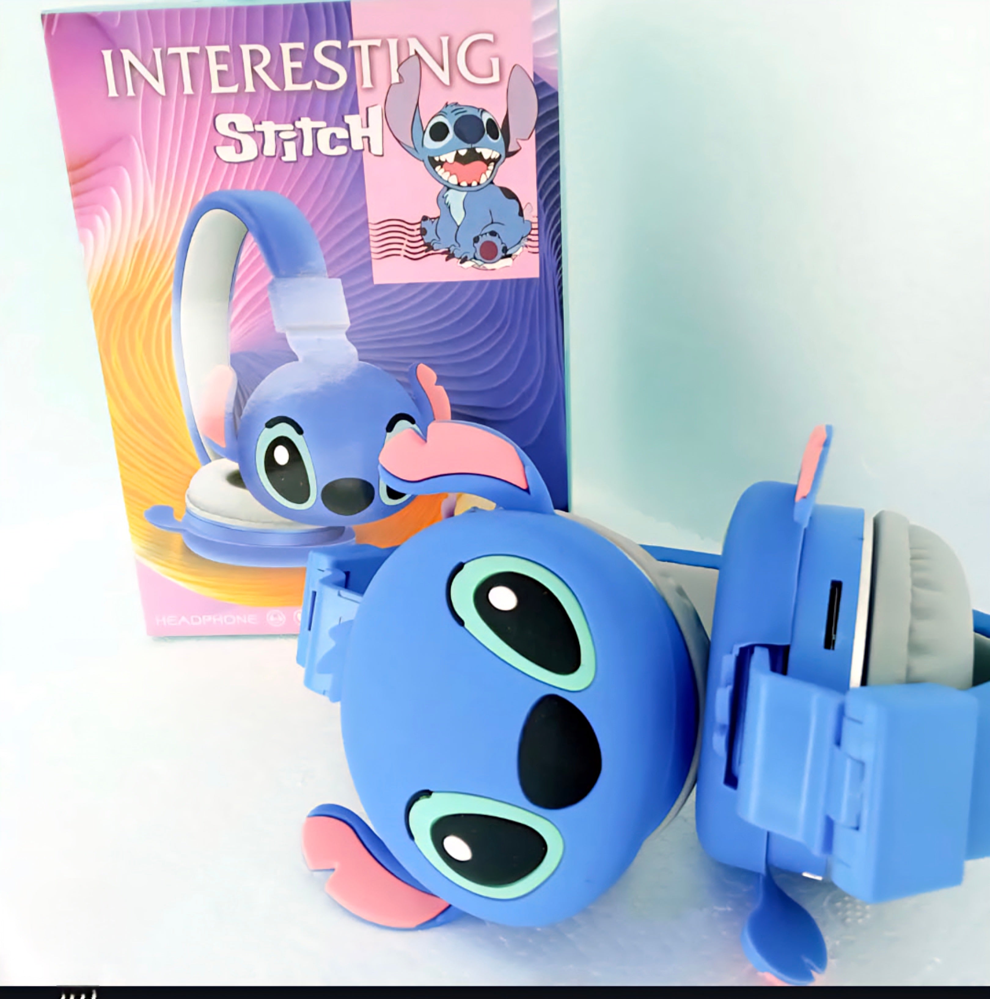 سماعة Stitch لاسلكية للأطفال – لونين (أزرق / وردي) 🎧💙💗