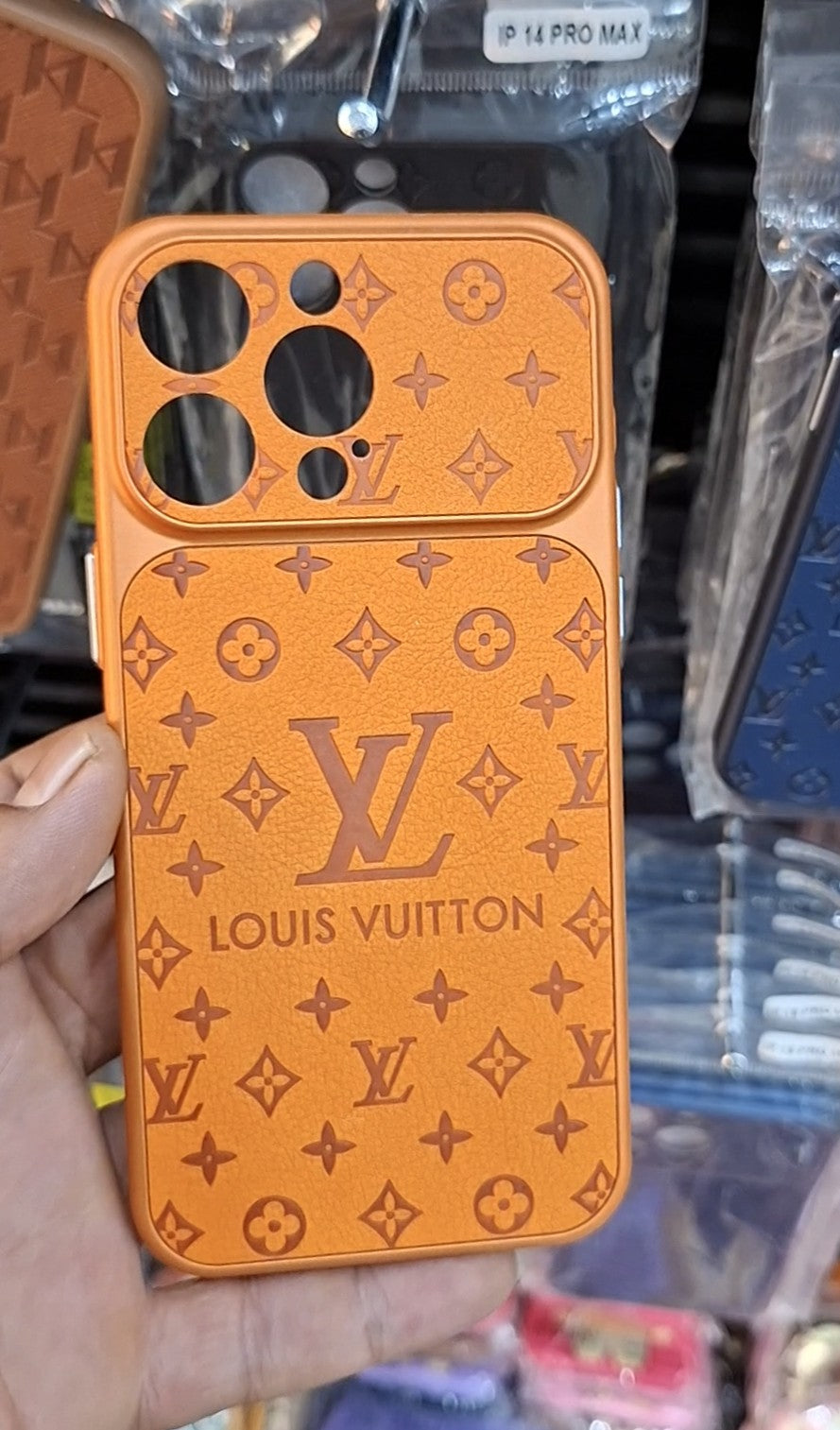 كوفر LV فاخر – iPhone 12 Pro Max إلى iPhone 15 Pro Max1